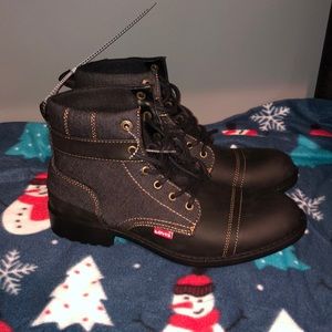 Men’s Levi’s boots